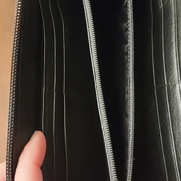 Brighton Cher zip wallet patent leather - Picture 8 of 9